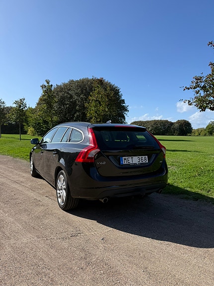 Volvo V60 3 of 7