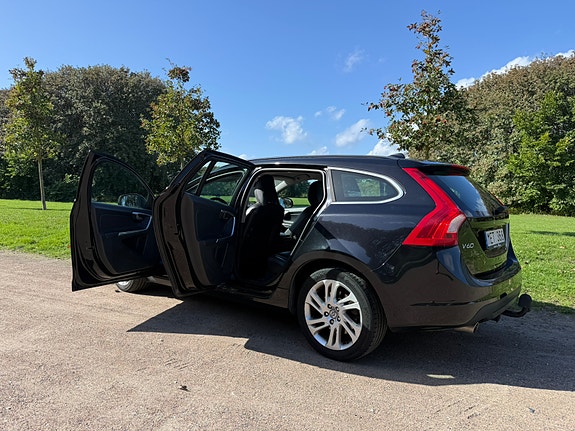 Volvo V60 4 of 7