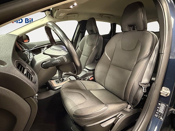 Volvo V40 Cross Country 11 of 29