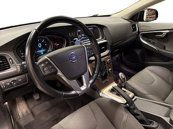 Volvo V40 Cross Country 8 of 29