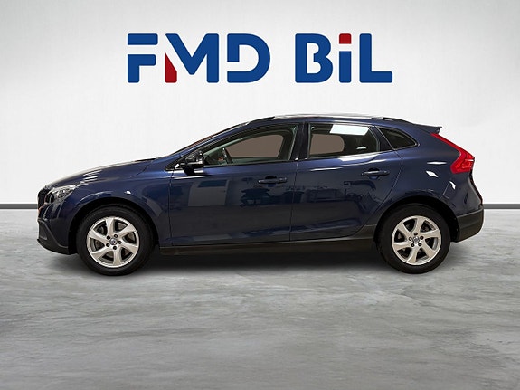 Volvo V40 Cross Country 2 of 29