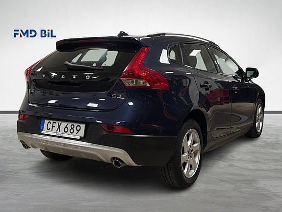 Volvo V40 Cross Country 7 of 29