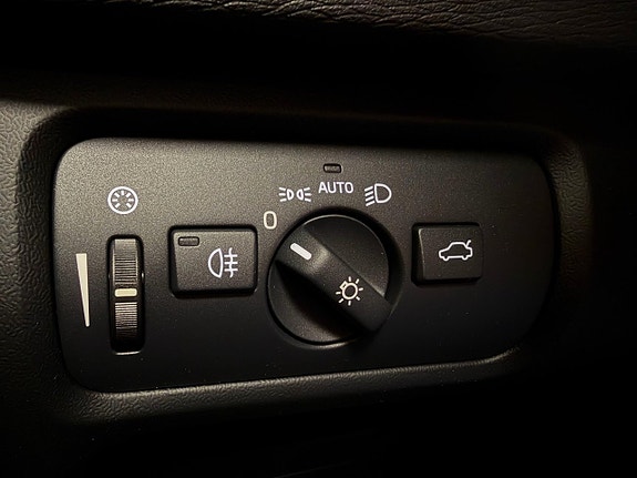 Volvo V40 Cross Country 24 of 29