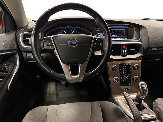 Volvo V40 Cross Country 10 of 29