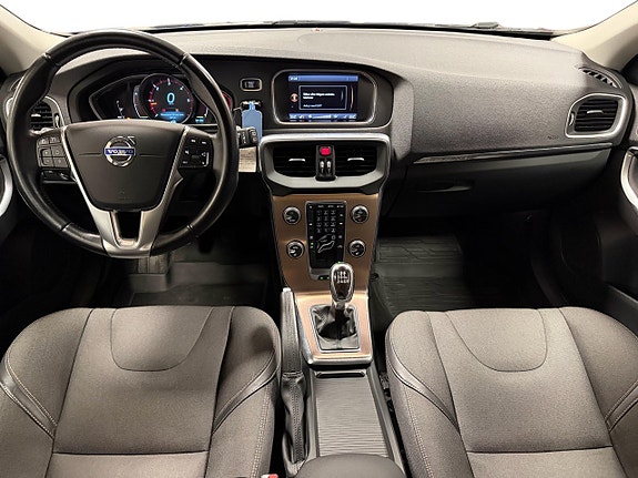 Volvo V40 Cross Country 9 of 29