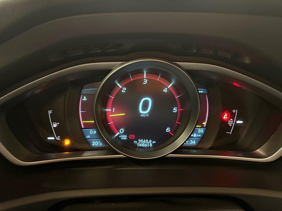 Volvo V40 Cross Country 14 of 29