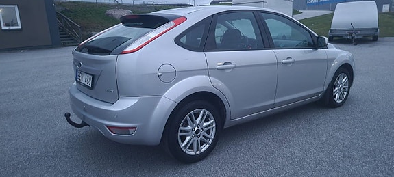 Ford Focus 2 of 5