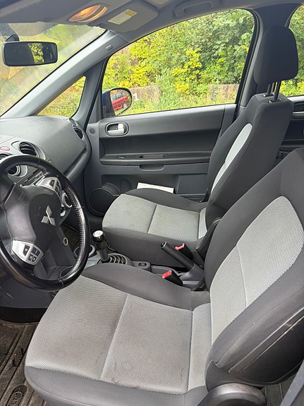 Mitsubishi Colt 4 of 8