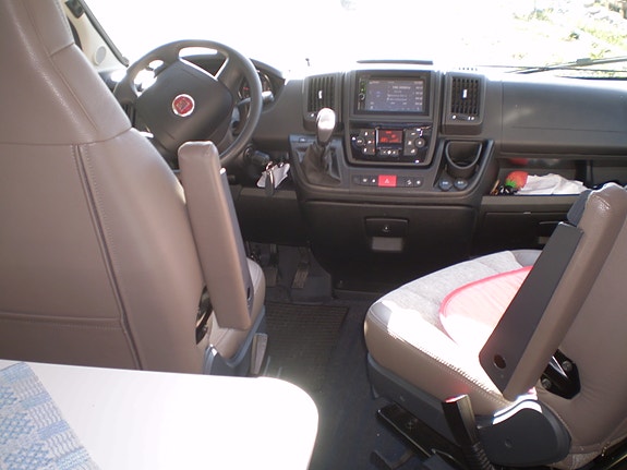 Adria Coral S 670 slt 2 of 6