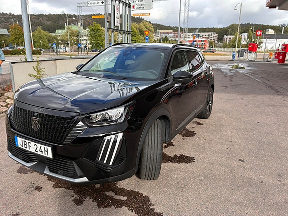 Peugeot 2008 5 of 8