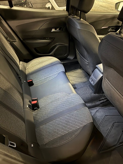 Peugeot 2008 7 of 8