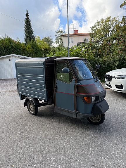 Piaggio APE 2 of 6