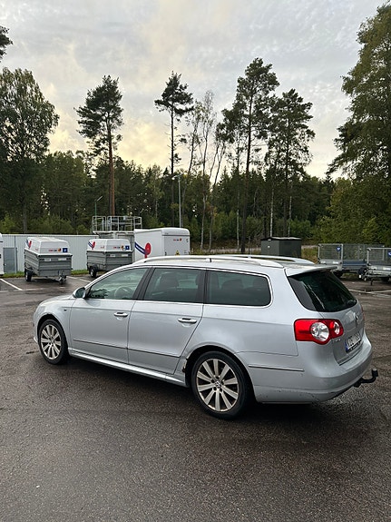 Volkswagen Passat 2 of 7
