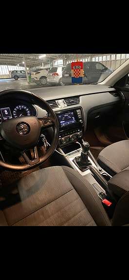 Skoda Octavia 8 of 12