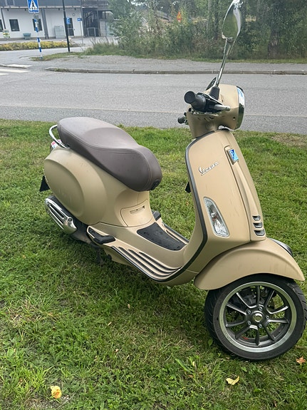 Piaggio Vespa Primavera 6 of 6