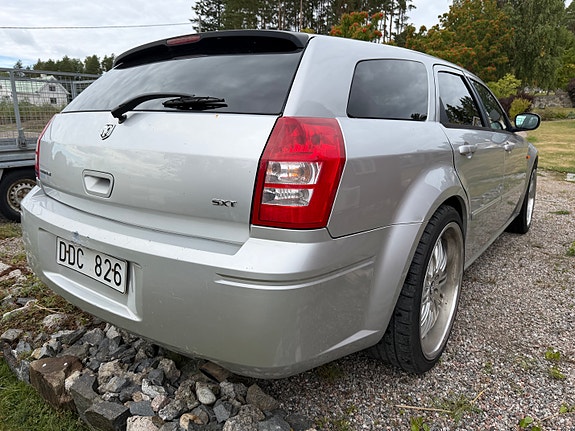 Dodge Magnum 4 of 15
