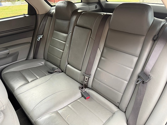Dodge Magnum 9 of 15