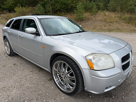 Dodge Magnum 3 of 15