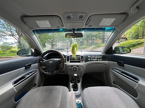 Hyundai Accent 7 of 7