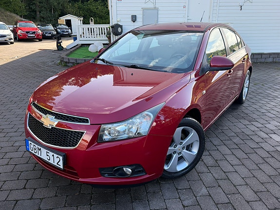 Chevrolet Cruze 4 of 30