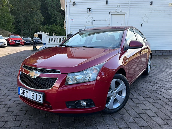 Chevrolet Cruze 2 of 30