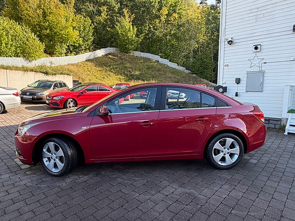 Chevrolet Cruze 16 of 30