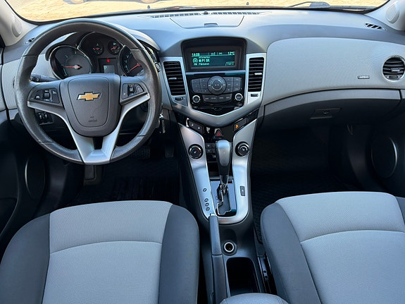 Chevrolet Cruze 29 of 30