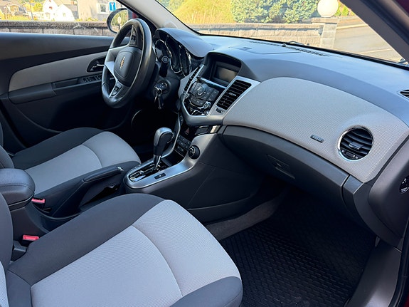 Chevrolet Cruze 19 of 30