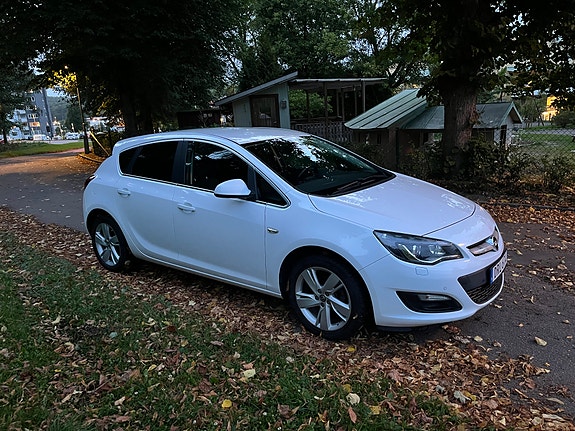 Opel Astra 2 of 7