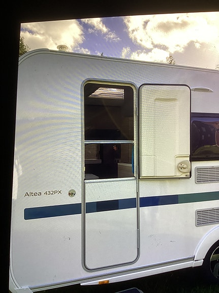 Adria Alter 432PX 6 of 17