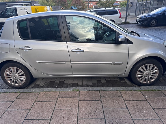 Renault Clio 3 of 6