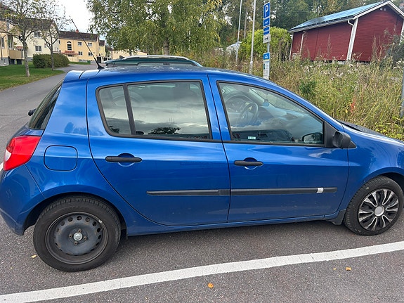 Renault Clio 2 of 11