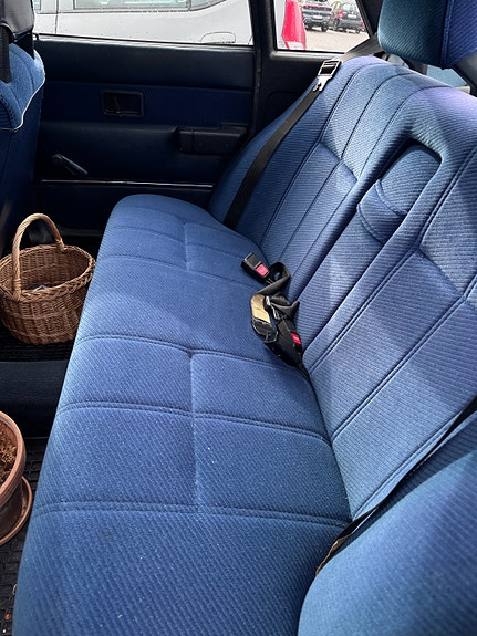 Volvo 240 9 of 13