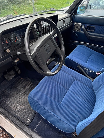 Volvo 240 8 of 13