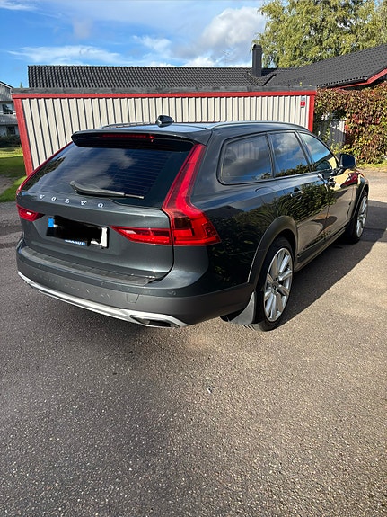Volvo V90 Cross Country 7 of 8