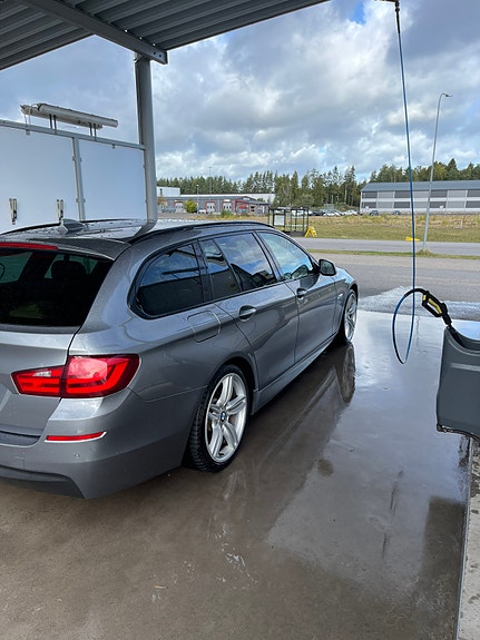 BMW 525d 4 of 7
