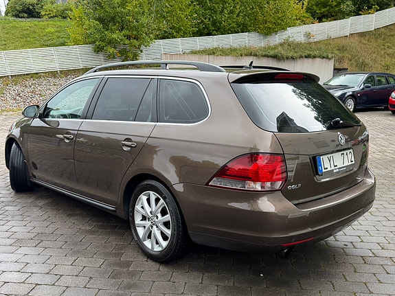 Volkswagen Golf VI 12 of 30