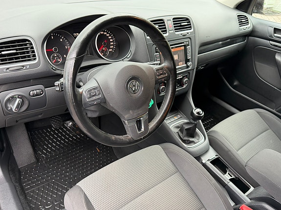 Volkswagen Golf VI 27 of 30