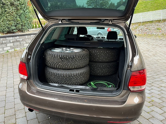 Volkswagen Golf VI 21 of 30
