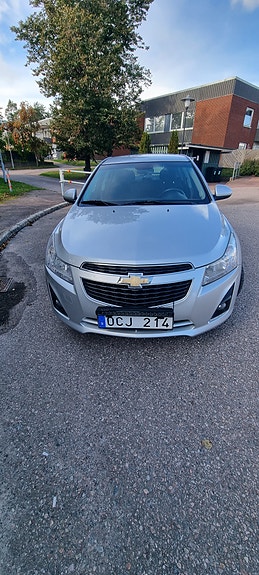 Chevrolet Cruze 2 of 7