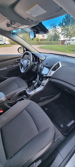 Chevrolet Cruze 3 of 7