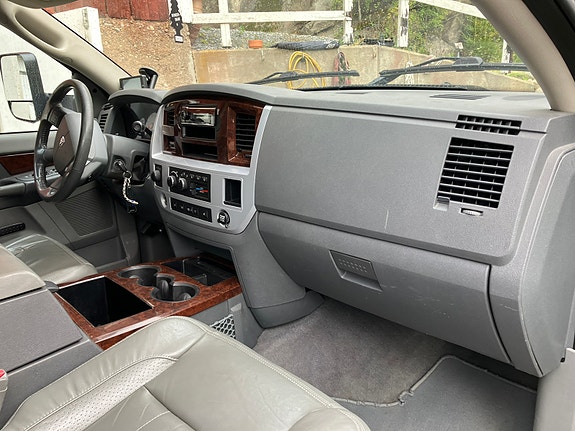 Dodge RAM 2500 5 of 8