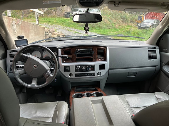 Dodge RAM 2500 6 of 8