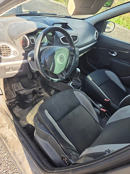 Renault Clio 10 of 11