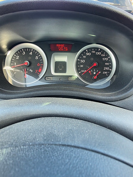 Renault Clio 9 of 11