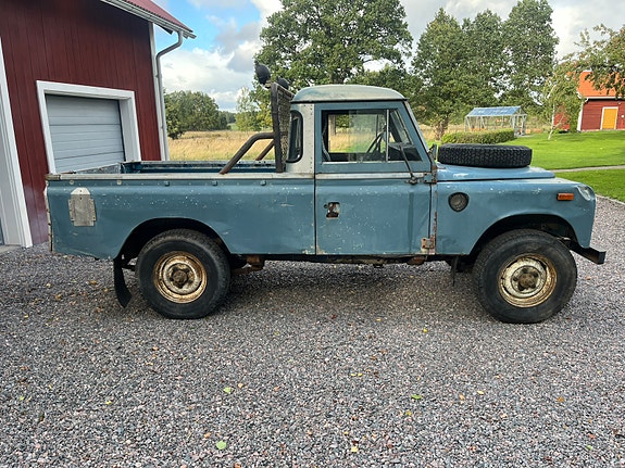 Land Rover 109 4 of 9