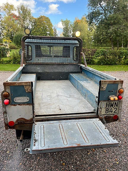 Land Rover 109 6 of 9