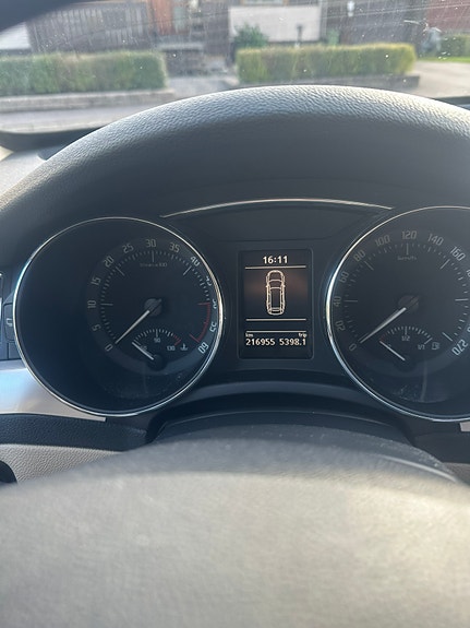 Skoda Superb 11 of 14