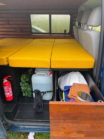 Volkswagen Transporter T5, VW 7J0 8 of 20
