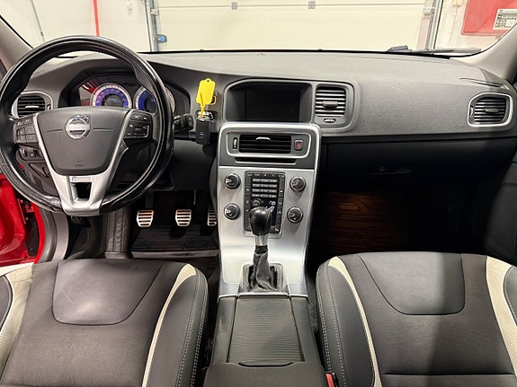 Volvo V60 9 of 15